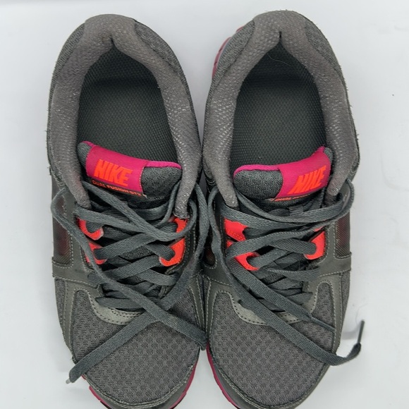 Nike Women's Gray and Hot Pink dual fusion ST2 Athletic Shoes - Picture 13 of 16
